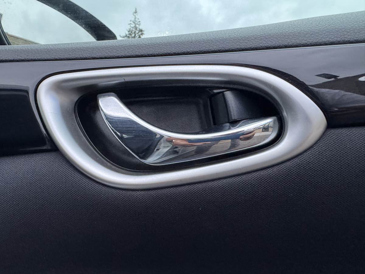2017 Nissan Sentra SV photo 28
