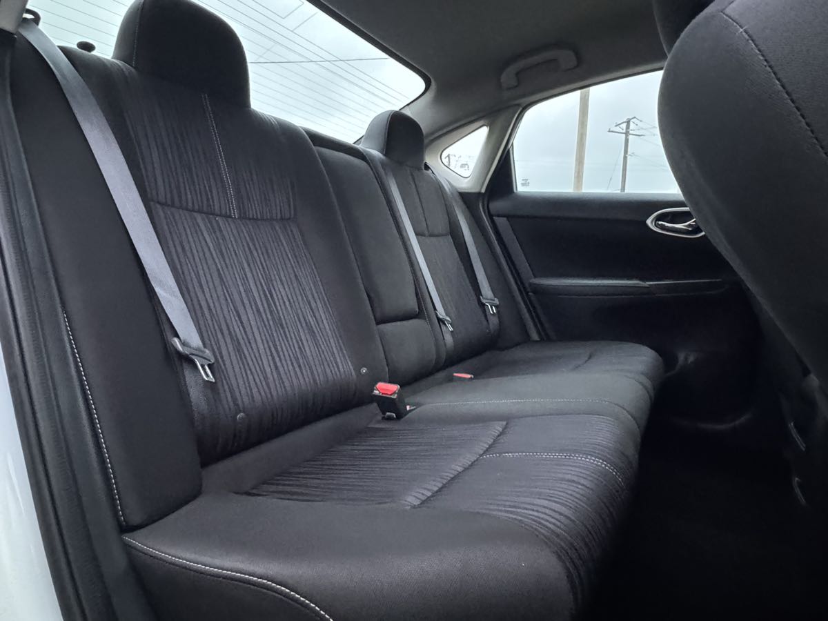 2017 Nissan Sentra SV photo 30