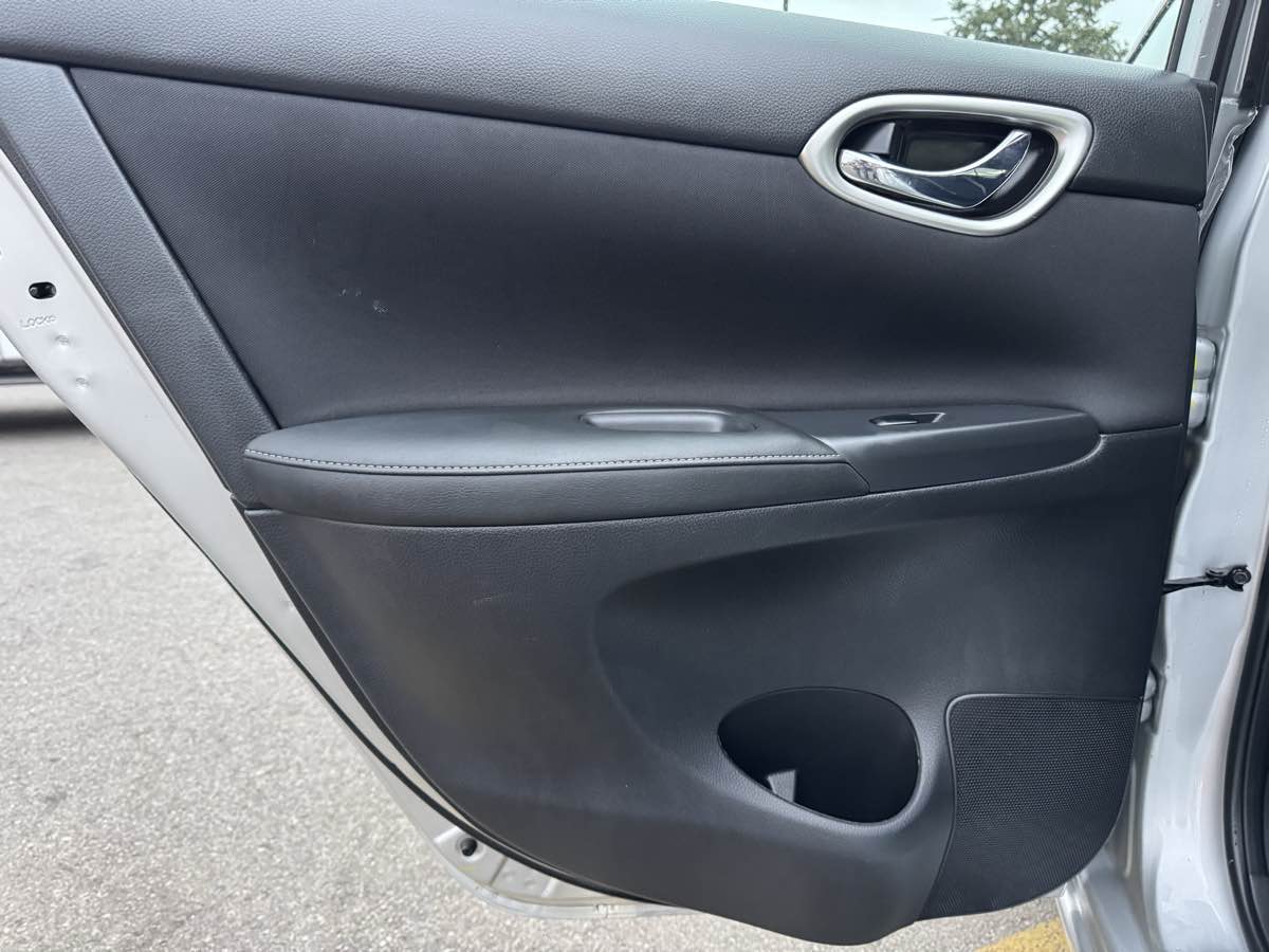 2017 Nissan Sentra SV photo 36