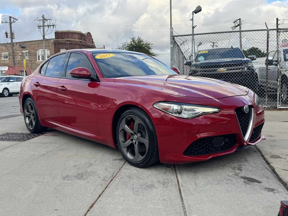 2017 Alfa Romeo Giulia photo 3