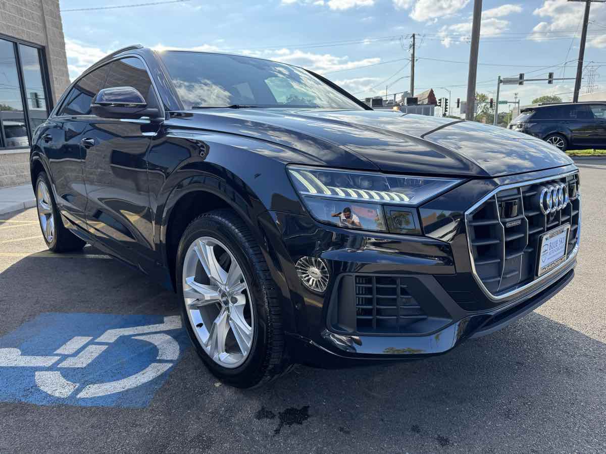 2019 Audi Q8 Prestige photo 2