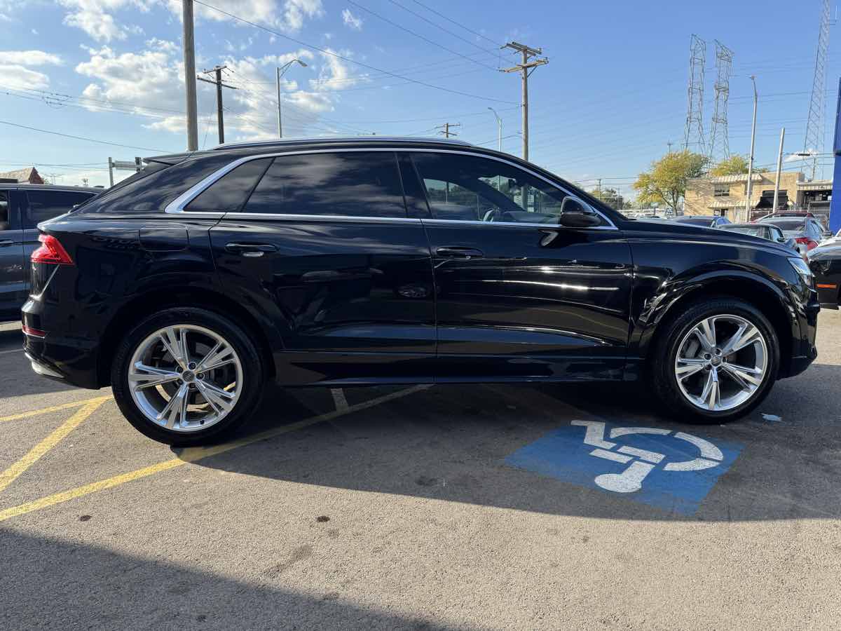 2019 Audi Q8 Prestige photo 3