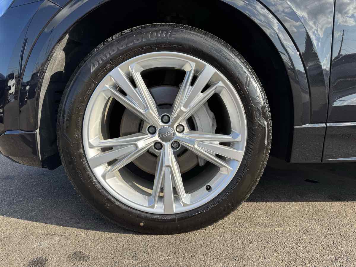 2019 Audi Q8 Prestige photo 7