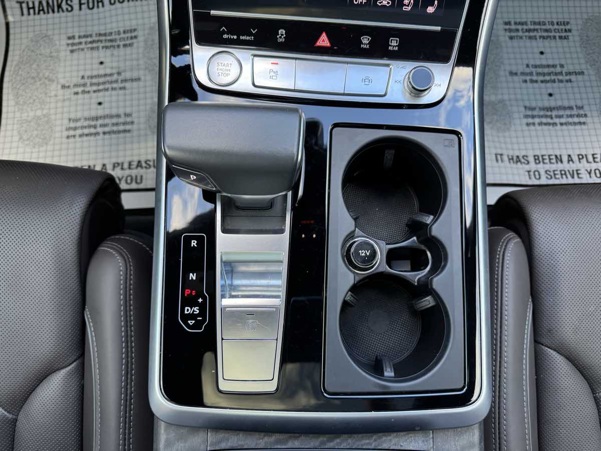 2019 Audi Q8 Prestige photo 16