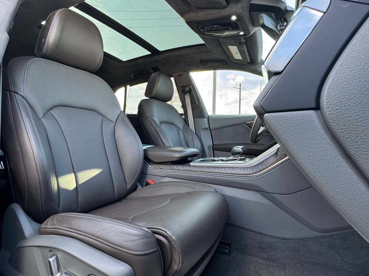 2019 Audi Q8 Prestige photo 24