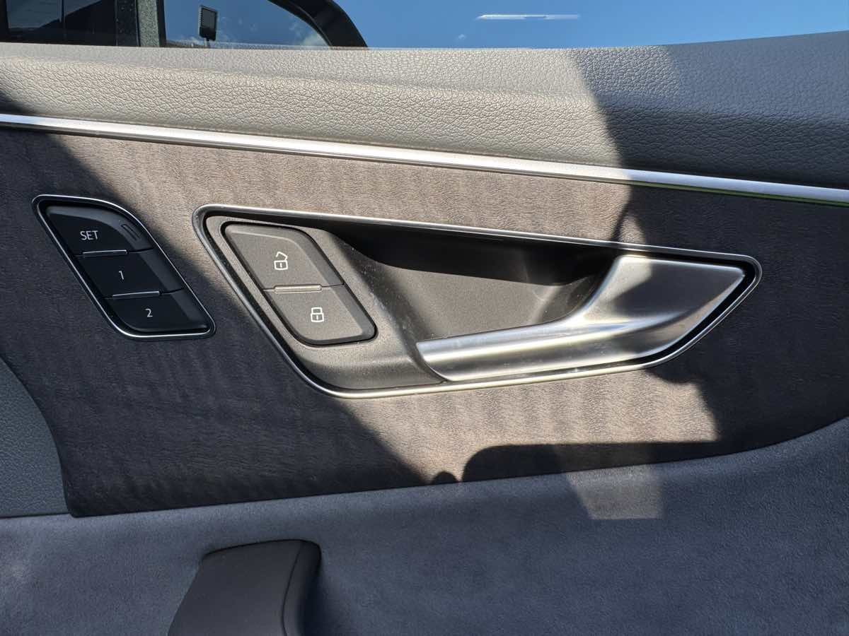 2019 Audi Q8 Prestige photo 27