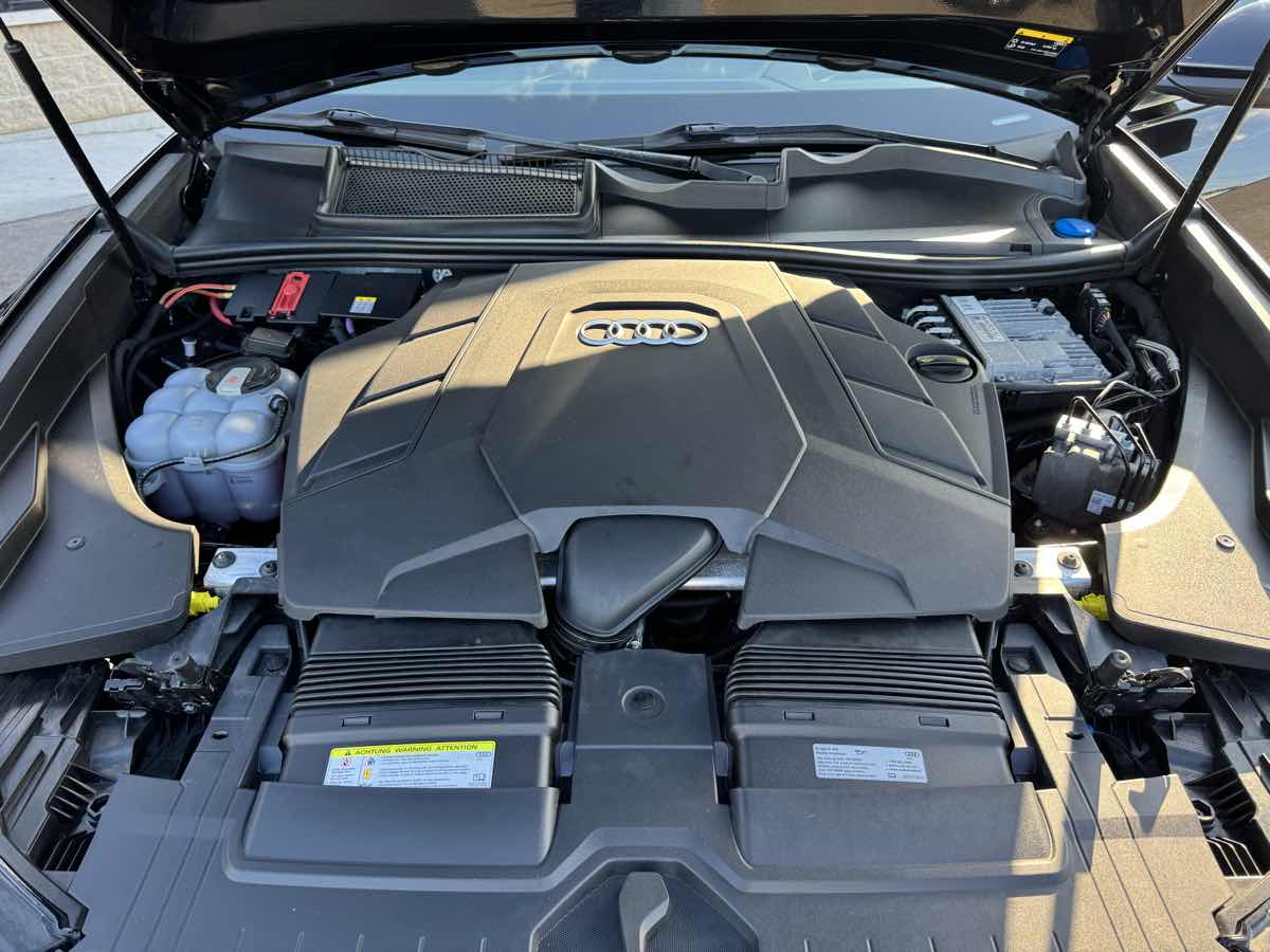 2019 Audi Q8 Prestige photo 36