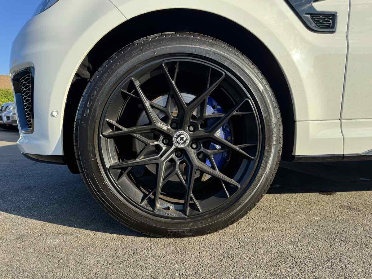 2017 Land Rover Range Rover Sport SVR photo 6