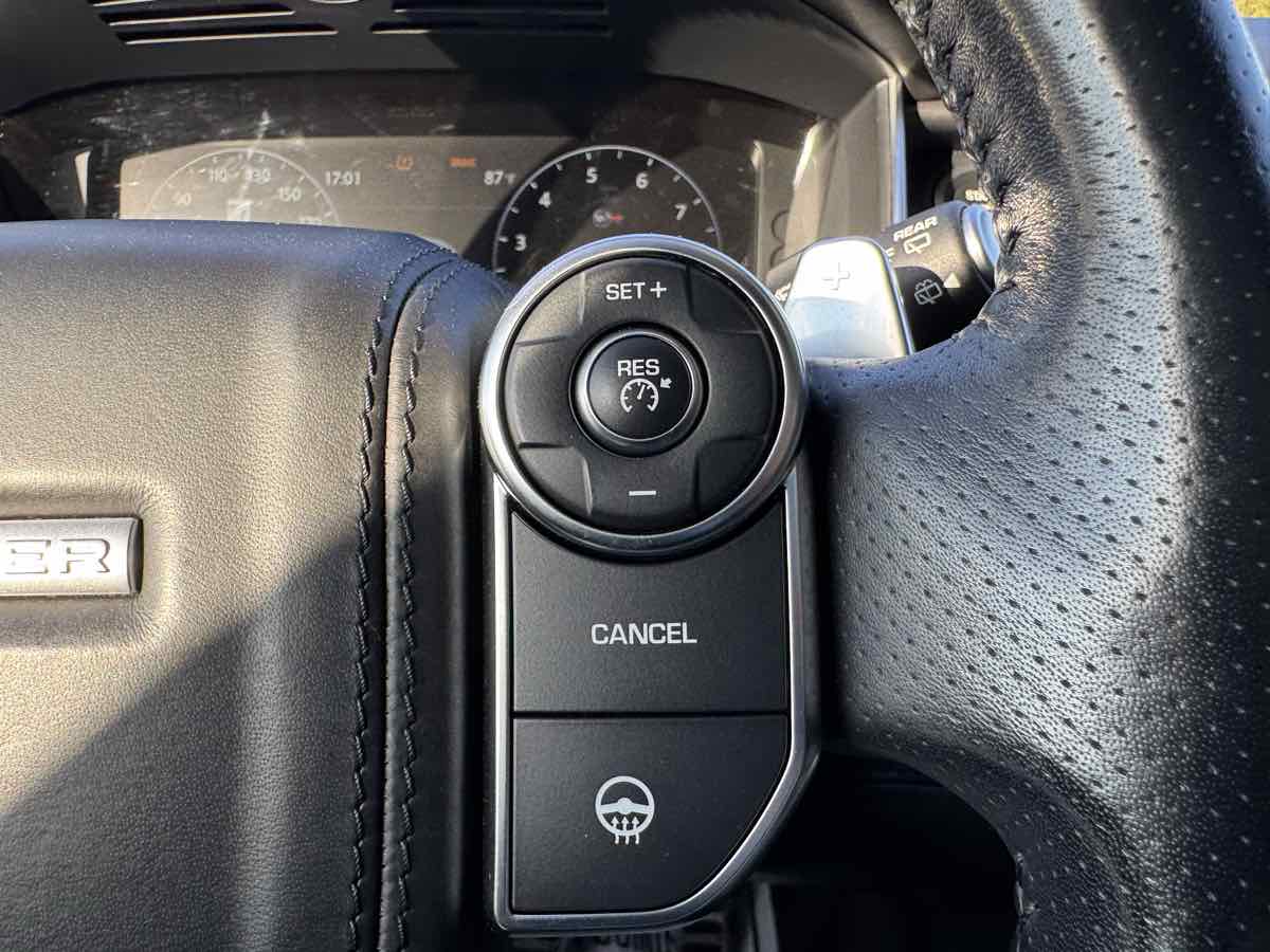 2017 Land Rover Range Rover Sport SVR photo 12