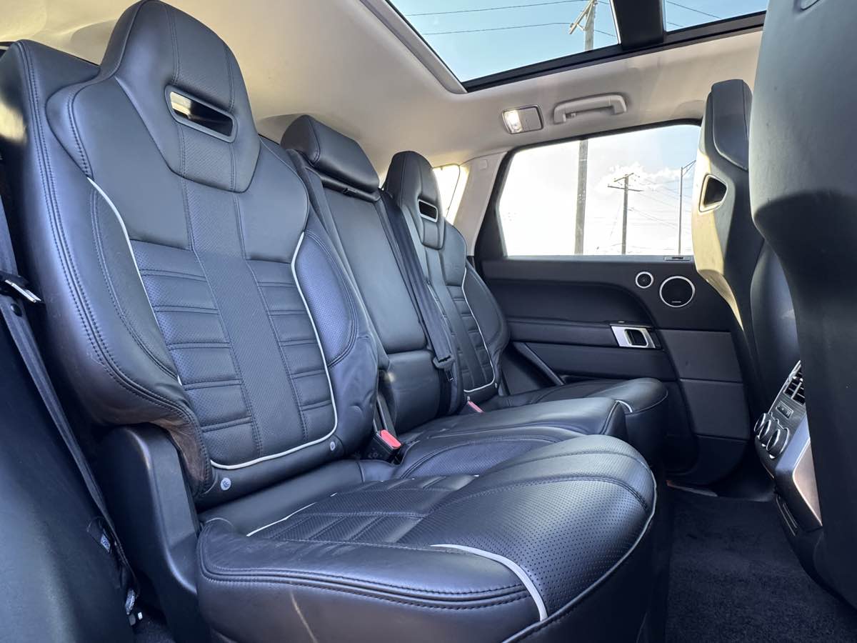 2017 Land Rover Range Rover Sport SVR photo 35