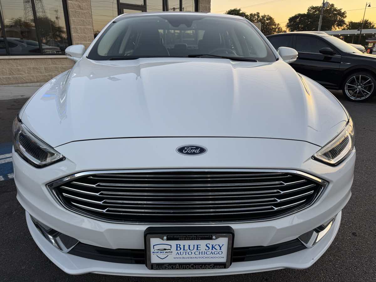 2017 Ford Fusion Hybrid SE photo 2