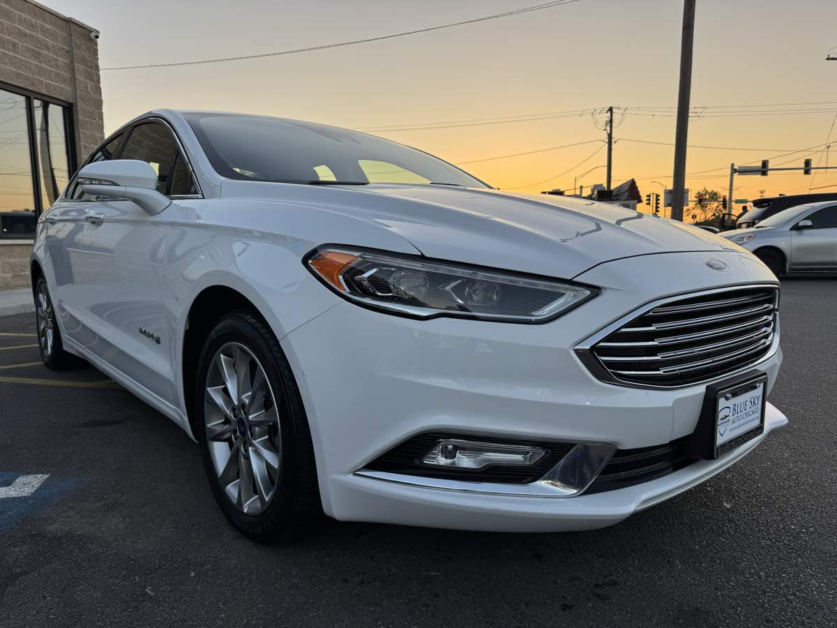 2017 Ford Fusion Hybrid SE photo 3