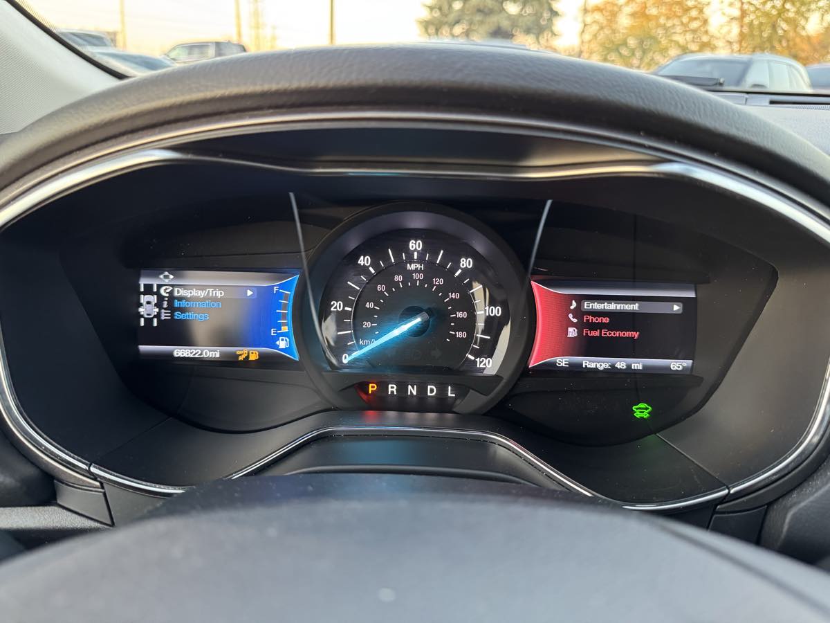 2017 Ford Fusion Hybrid SE photo 12
