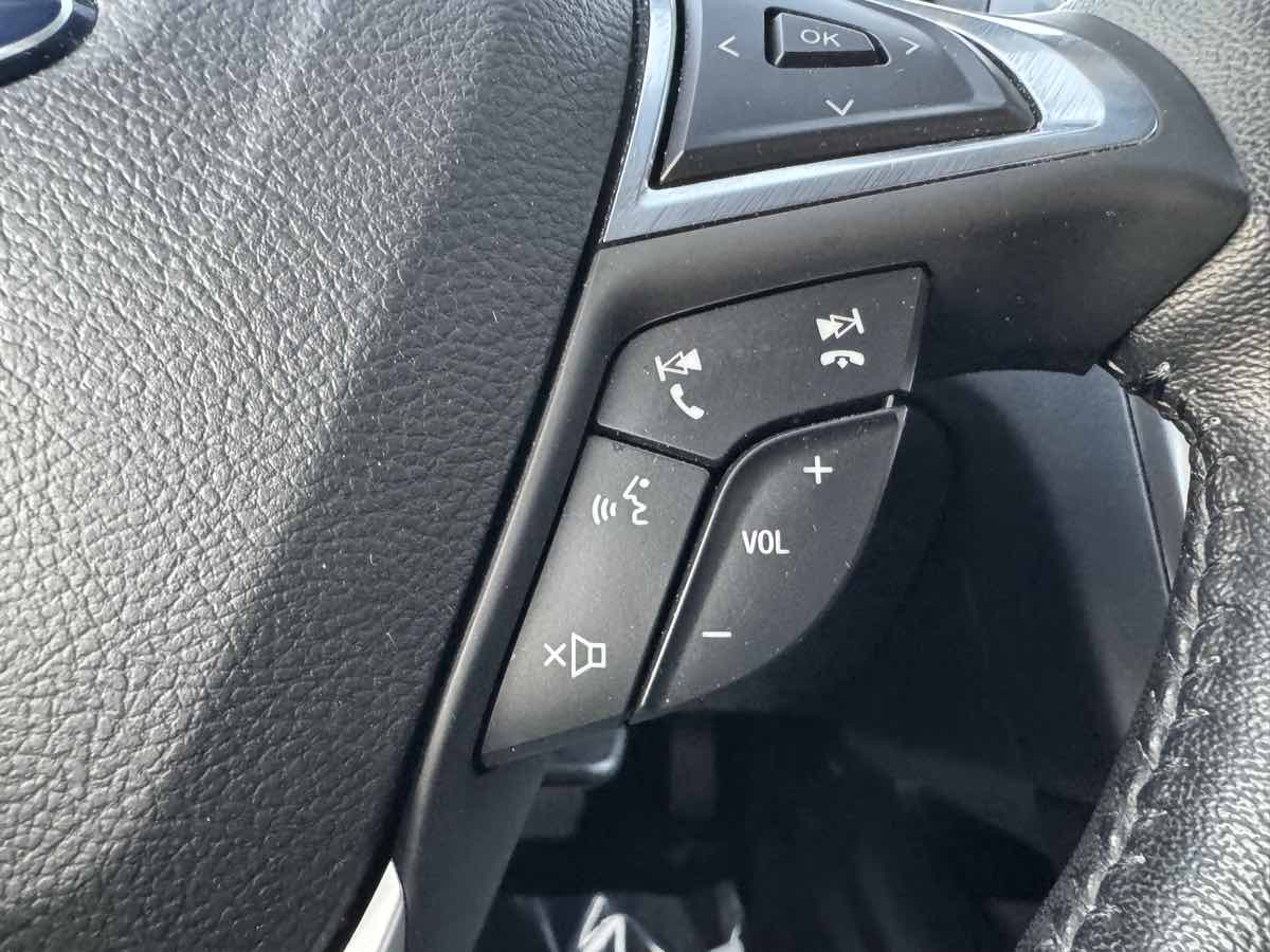 2017 Ford Fusion Hybrid SE photo 16