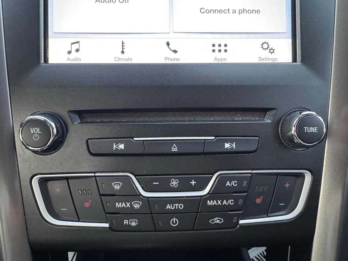 2017 Ford Fusion Hybrid SE photo 18