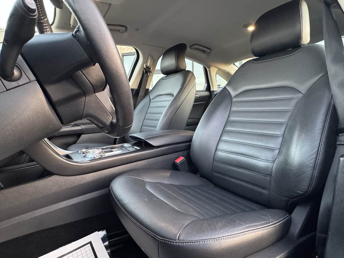 2017 Ford Fusion Hybrid SE photo 22