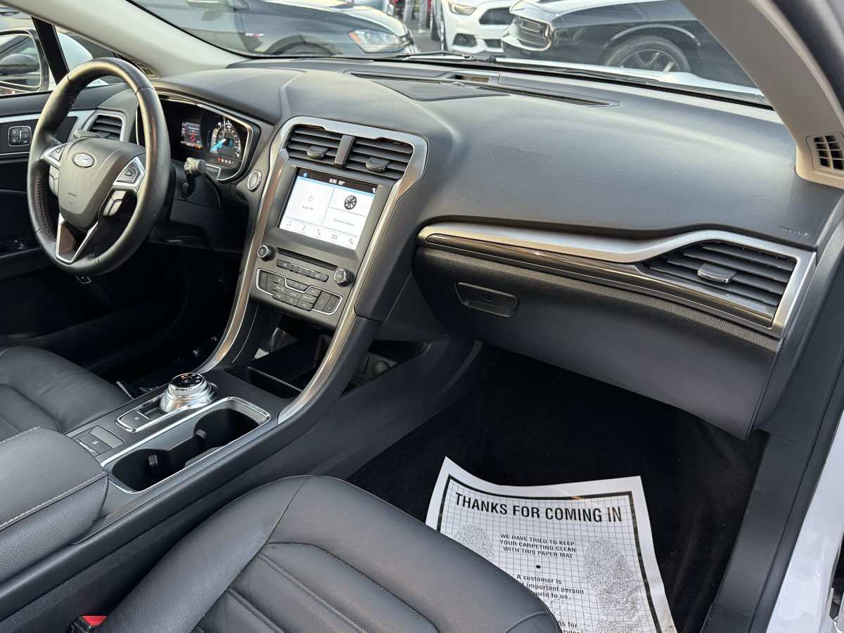 2017 Ford Fusion Hybrid SE photo 27