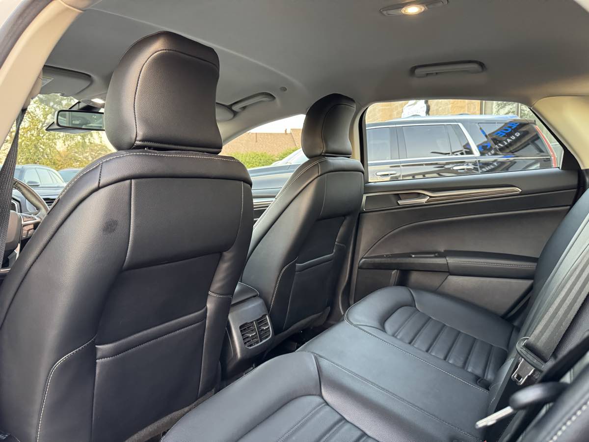 2017 Ford Fusion Hybrid SE photo 37