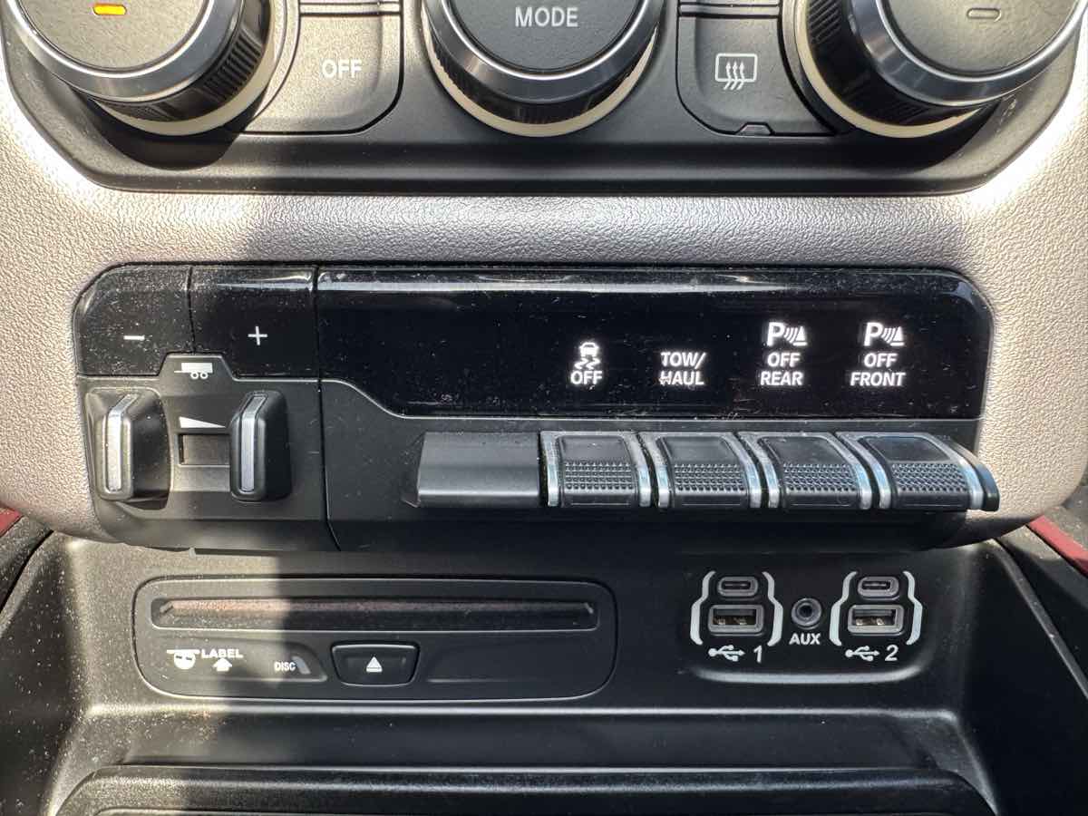 2019 Ram 1500 Rebel photo 19