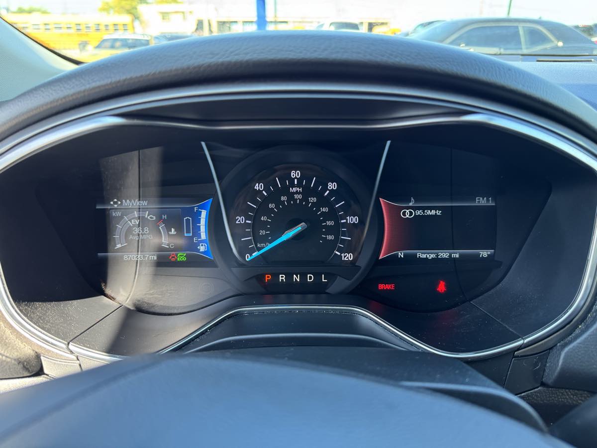 2018 Ford Fusion Hybrid SE photo 12