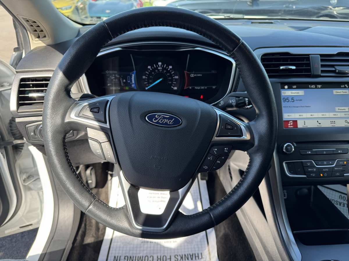 2018 Ford Fusion Hybrid SE photo 11