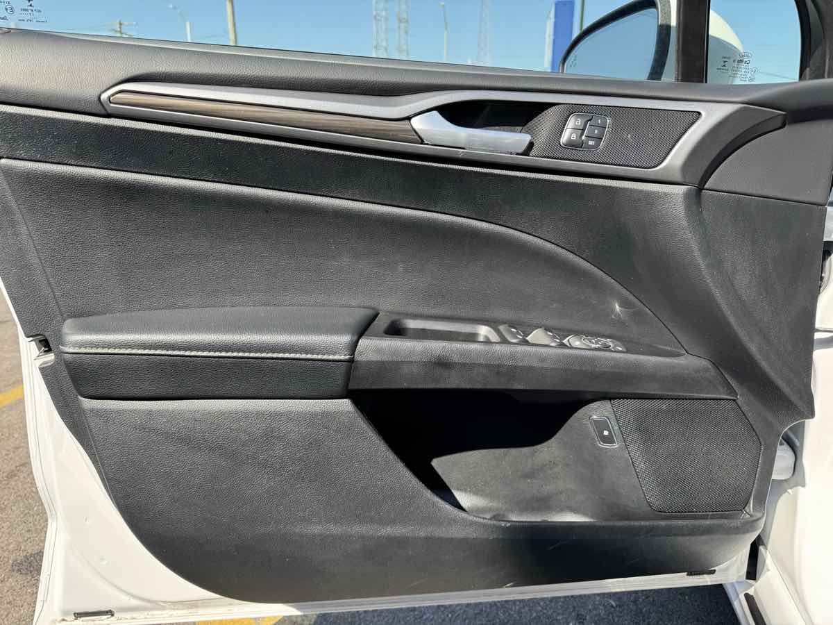 2018 Ford Fusion Hybrid SE photo 22