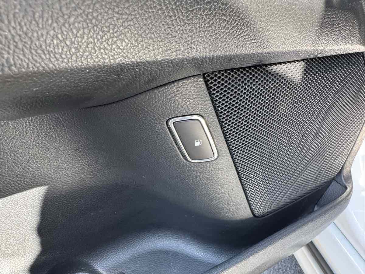 2018 Ford Fusion Hybrid SE photo 23