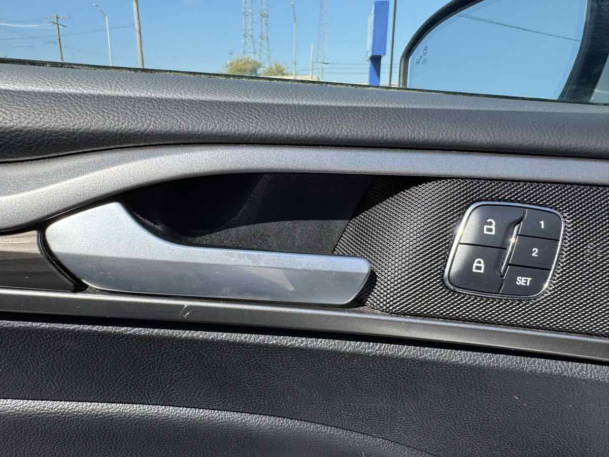 2018 Ford Fusion Hybrid SE photo 25