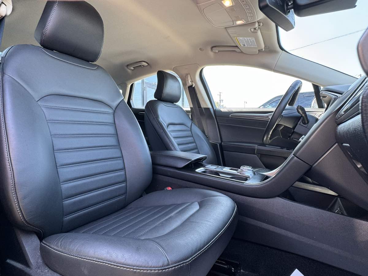2018 Ford Fusion Hybrid SE photo 27