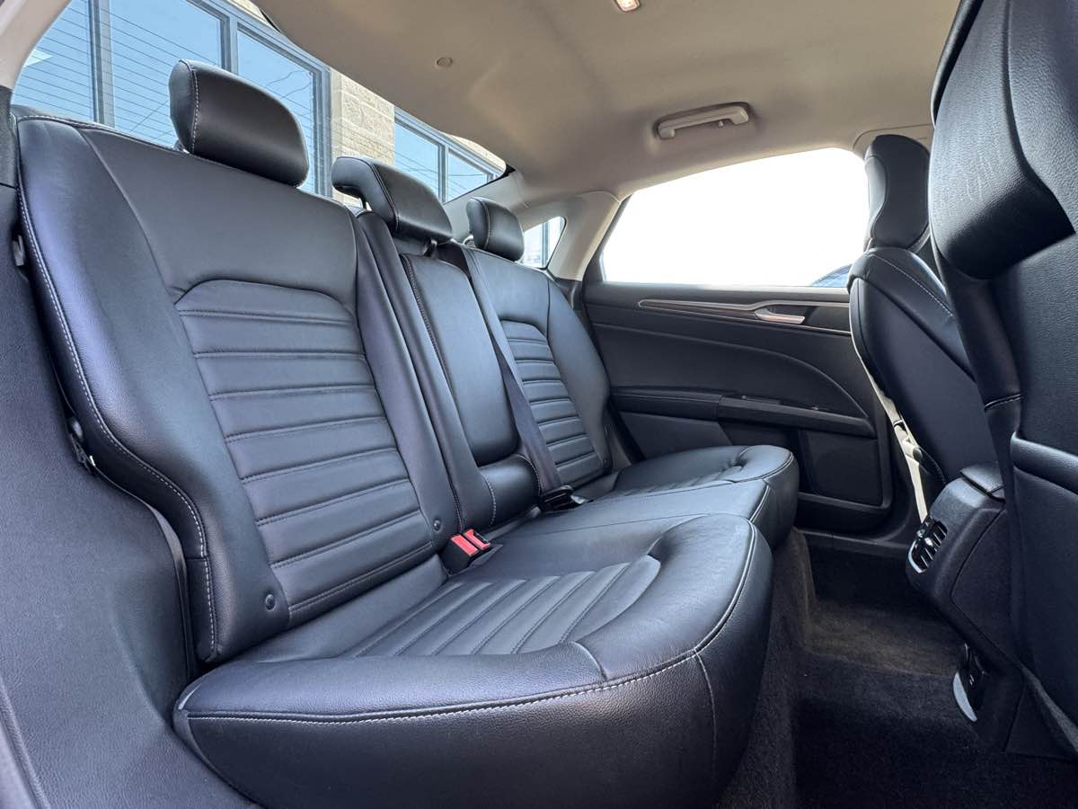 2018 Ford Fusion Hybrid SE photo 32