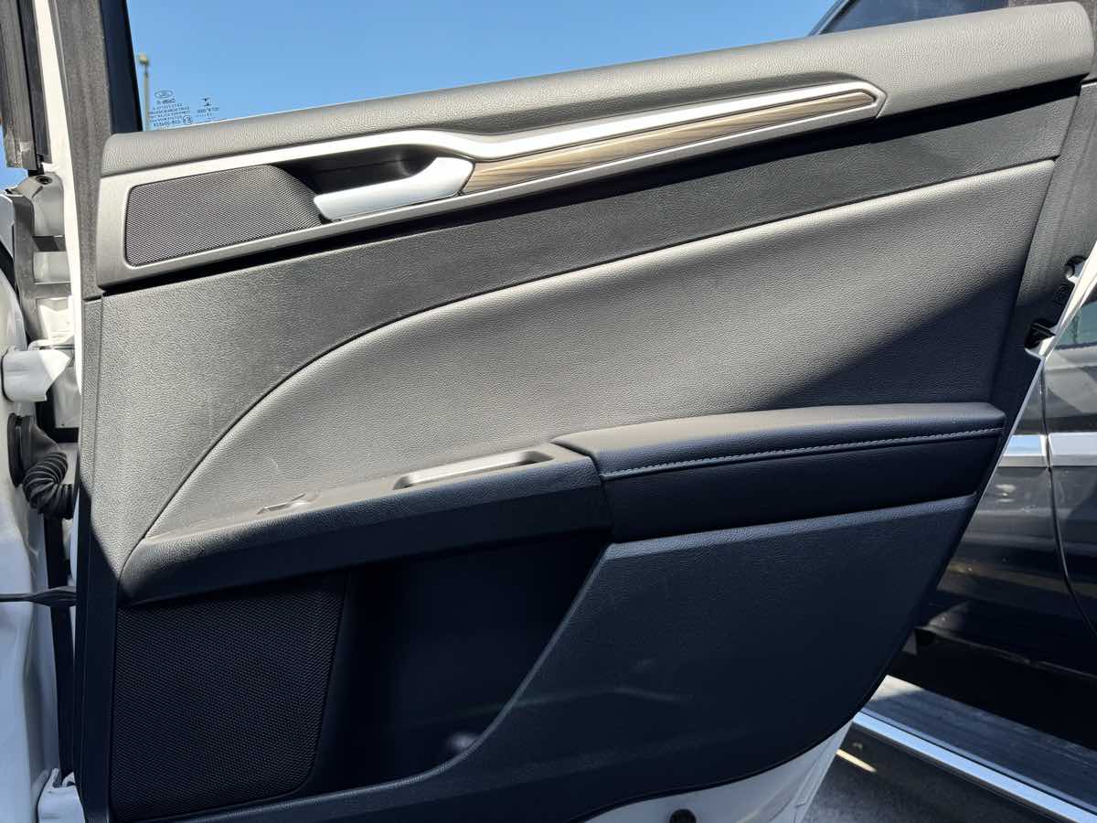 2018 Ford Fusion Hybrid SE photo 33