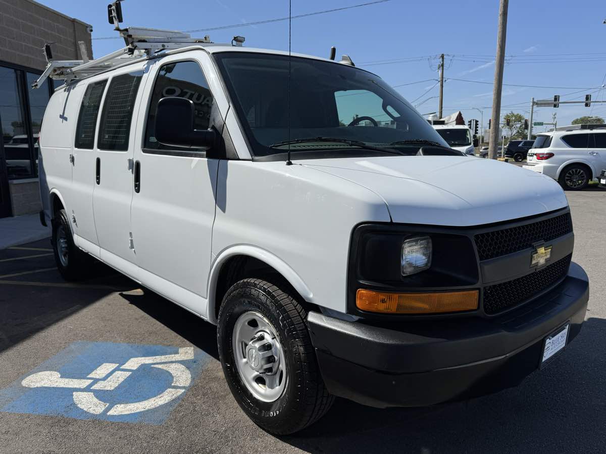 2016 Chevrolet Express Cargo Van photo 3