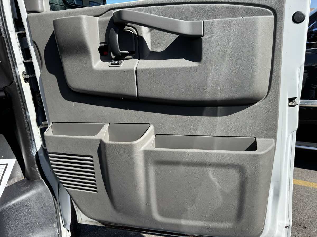2016 Chevrolet Express Cargo Van photo 24