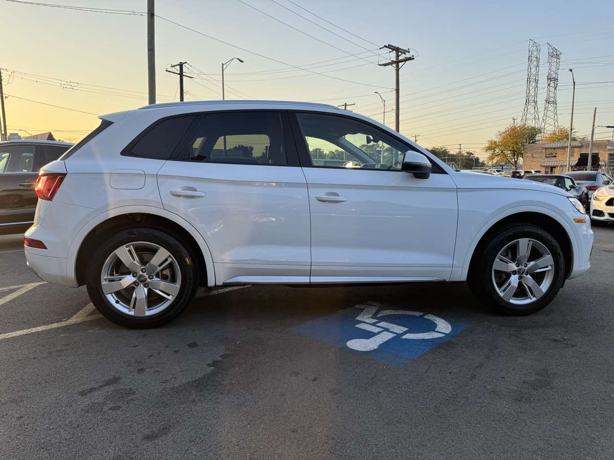 2018 Audi Q5 Premium photo 4