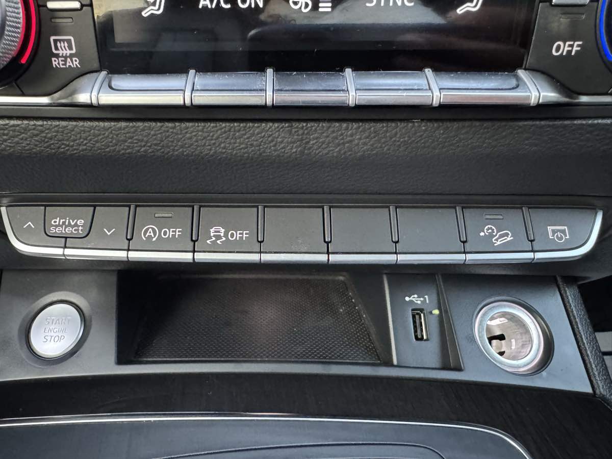 2018 Audi Q5 Premium photo 18