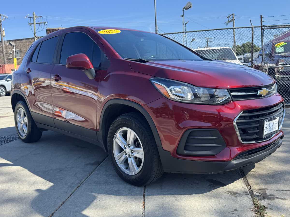 2022 Chevrolet Trax LS photo 3