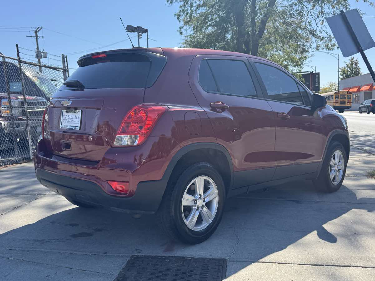 2022 Chevrolet Trax LS photo 5