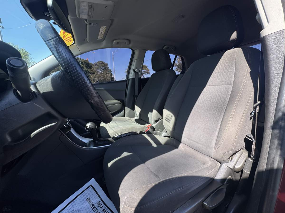 2022 Chevrolet Trax LS photo 10