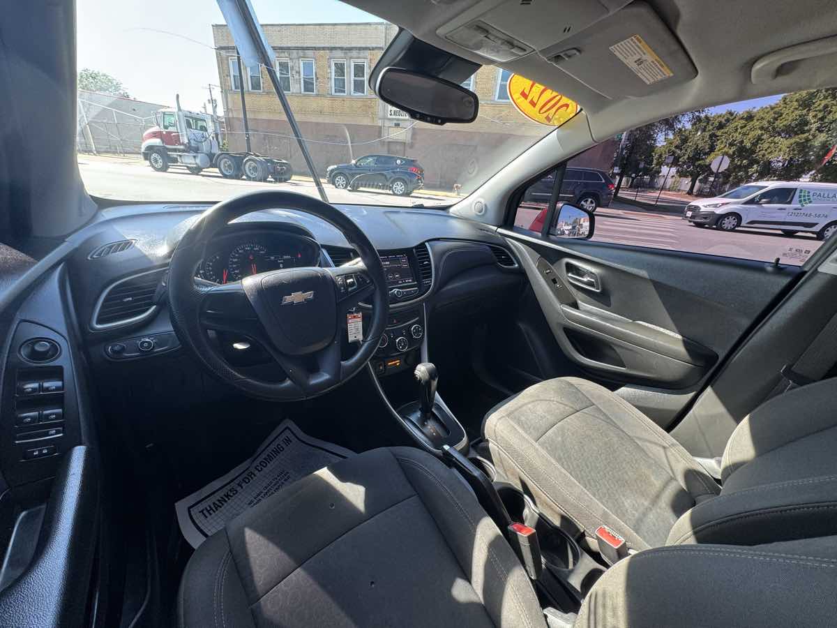 2022 Chevrolet Trax LS photo 11