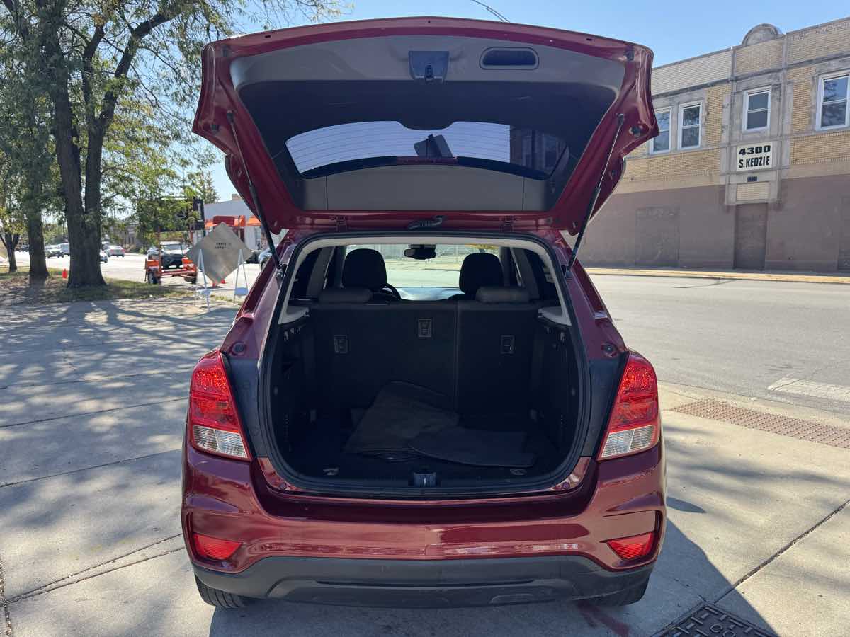 2022 Chevrolet Trax LS photo 16