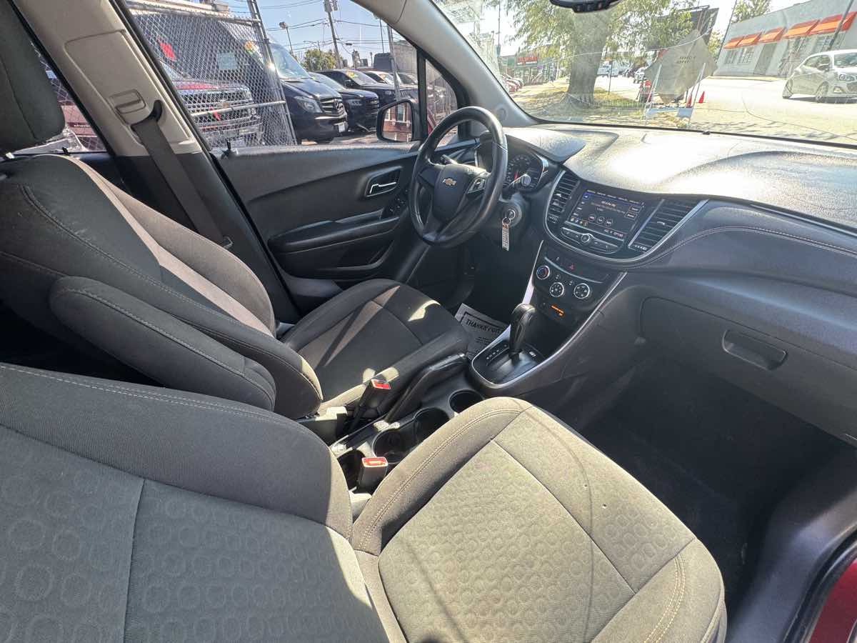 2022 Chevrolet Trax LS photo 19