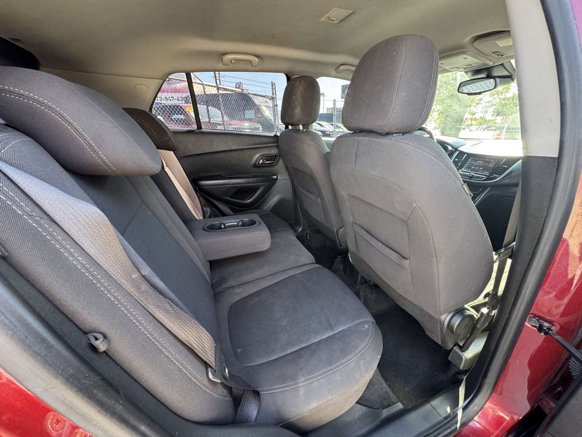 2022 Chevrolet Trax LS photo 20