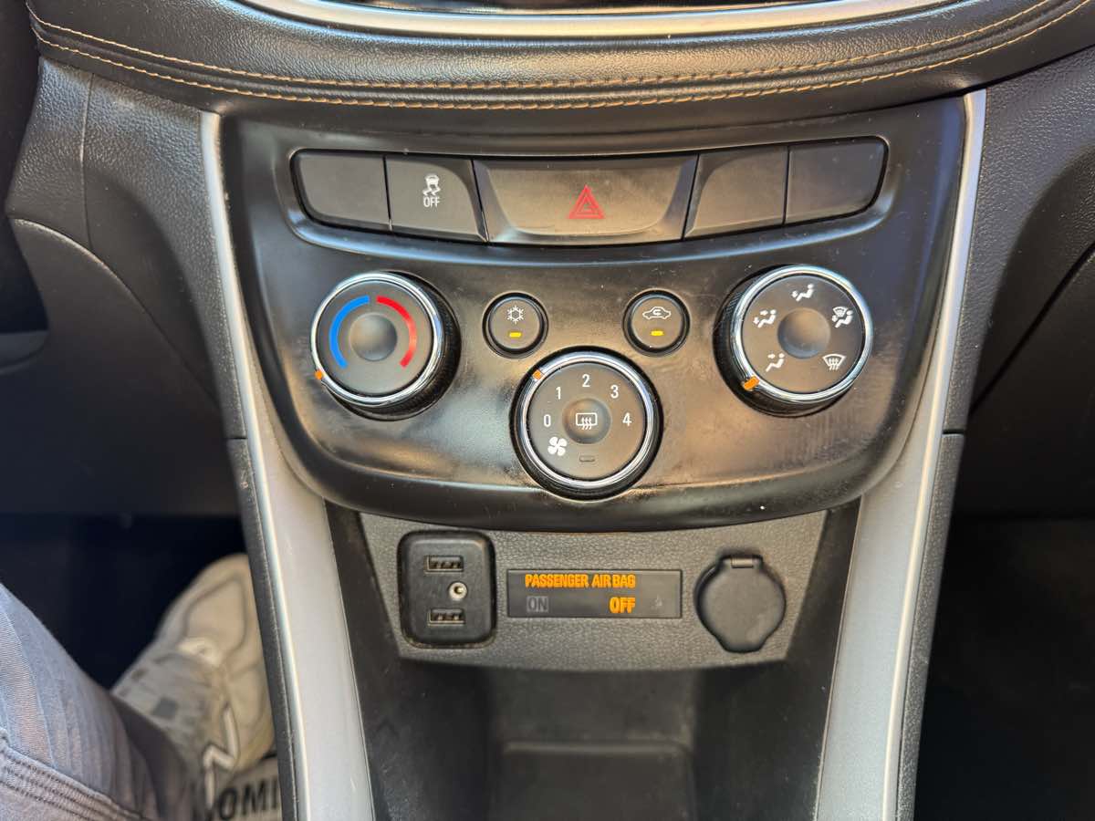 2022 Chevrolet Trax LS photo 26