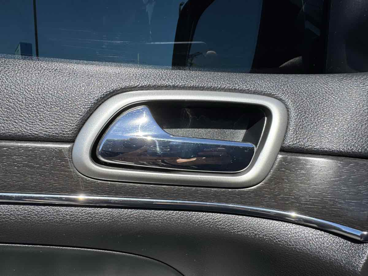 2018 Jeep Grand Cherokee Limited photo 24
