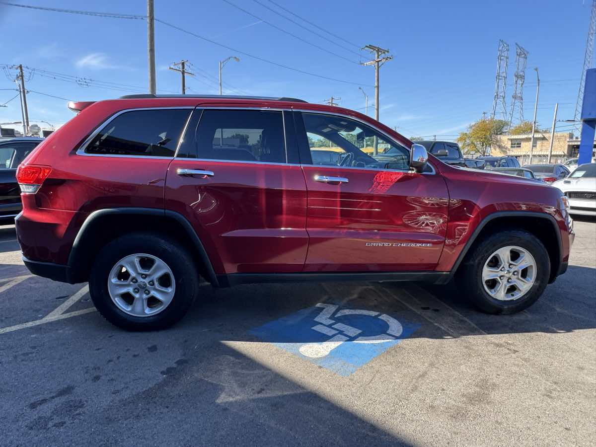 2015 Jeep Grand Cherokee Laredo photo 2