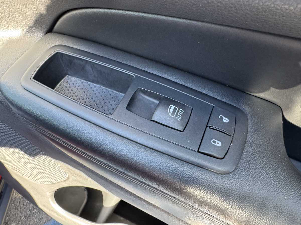 2015 Jeep Grand Cherokee Laredo photo 24