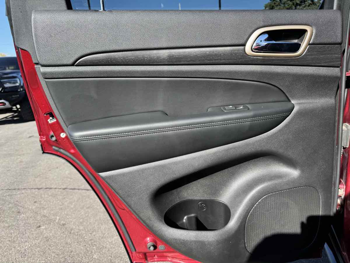 2015 Jeep Grand Cherokee Laredo photo 33