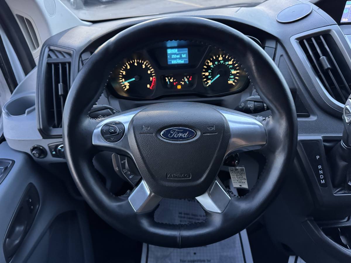 2015 Ford Transit XLT photo 12