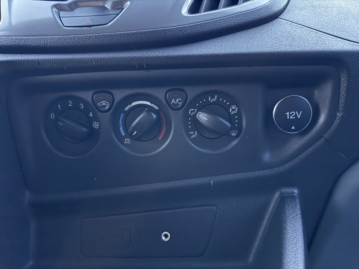 2015 Ford Transit XLT photo 18