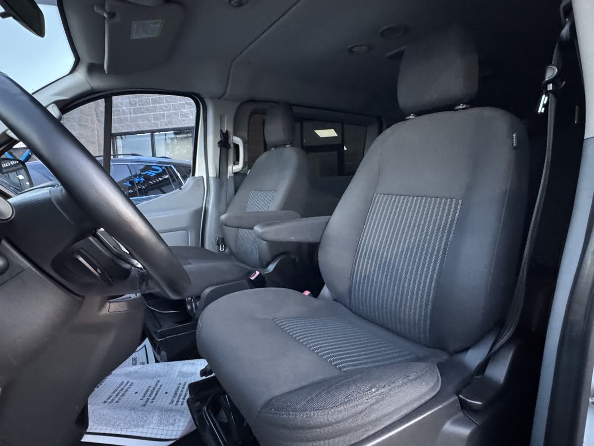 2015 Ford Transit XLT photo 21